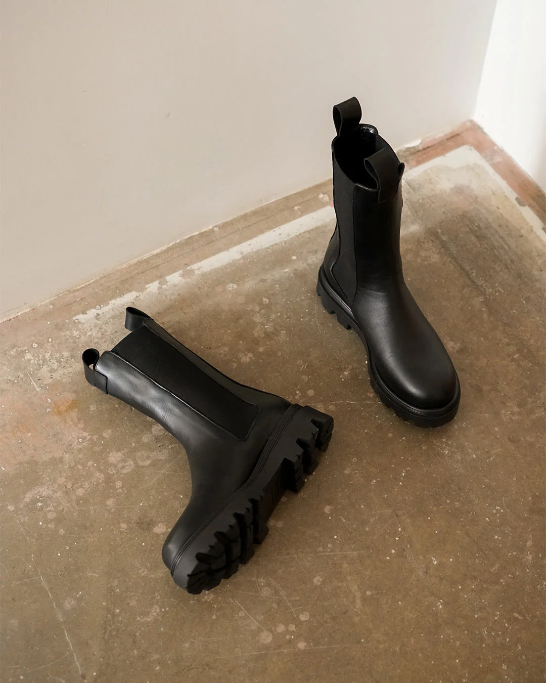 Lia Leather Black - Image 6